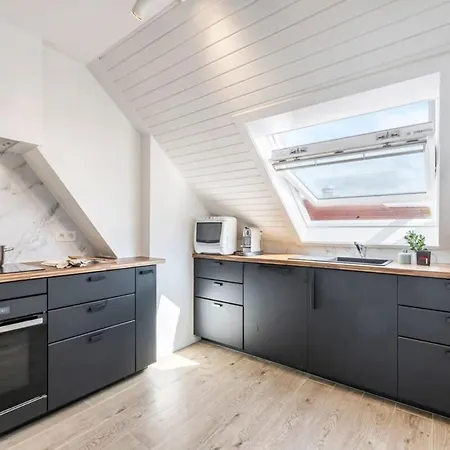 Huswell - Spacious Duplex In The Center Of アパート