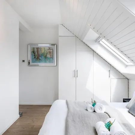 Huswell - Spacious Duplex In The Center Of アパート *